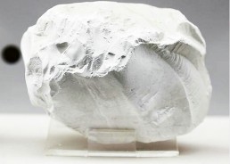湖北白硼钙石